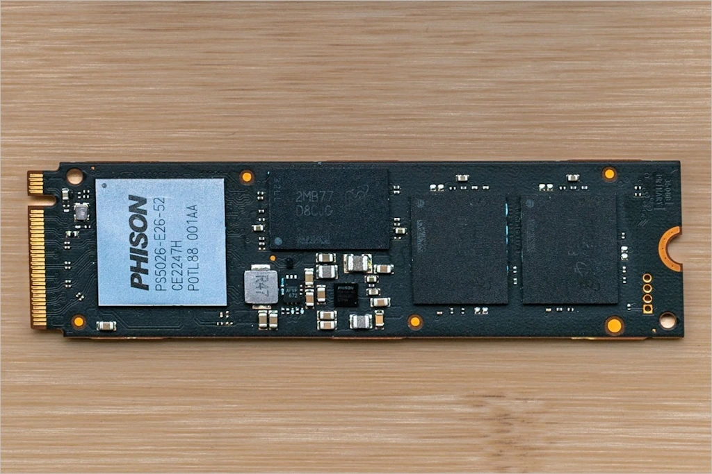 크루셜 T700 PCIe 5.0 NVMe M.2 SSD의 외형 및 성능 2