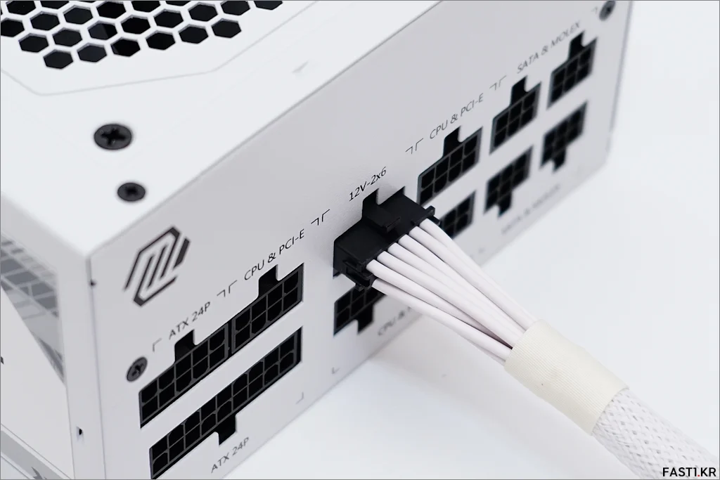 MSI MAG A850GL PCIE5 화이트 017