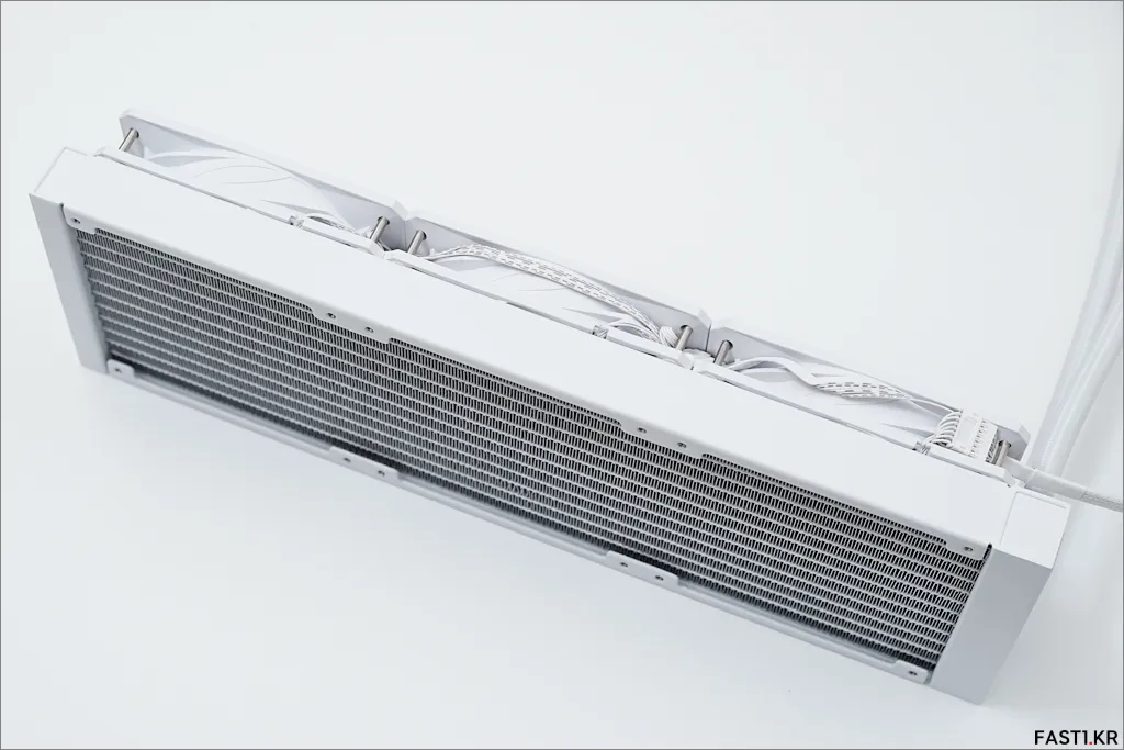 MSI MAG 코어리퀴드 I360 화이트 11