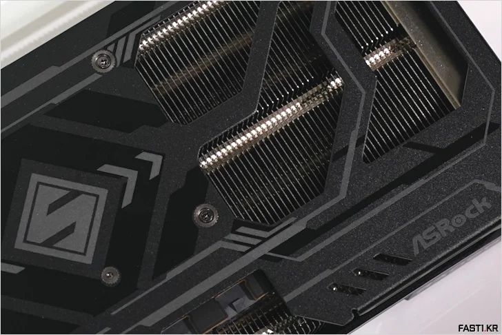 사파이어 라데온 RX 9060 XT 애즈락 RX 9070 XT 21