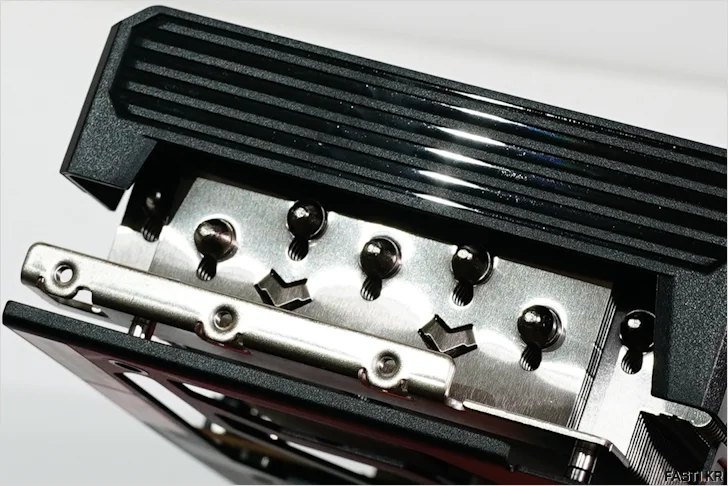 사파이어 라데온 RX 9060 XT 애즈락 RX 9070 XT 22