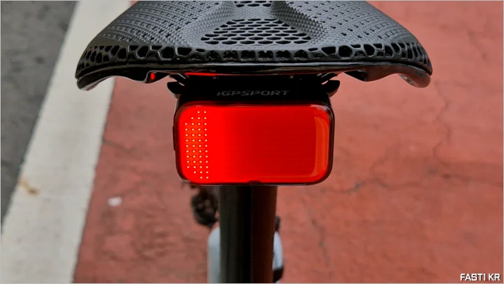 iGPSPORT ET6 스마트 이모지 후미등 리뷰 38 iGPSPORT ET6 25